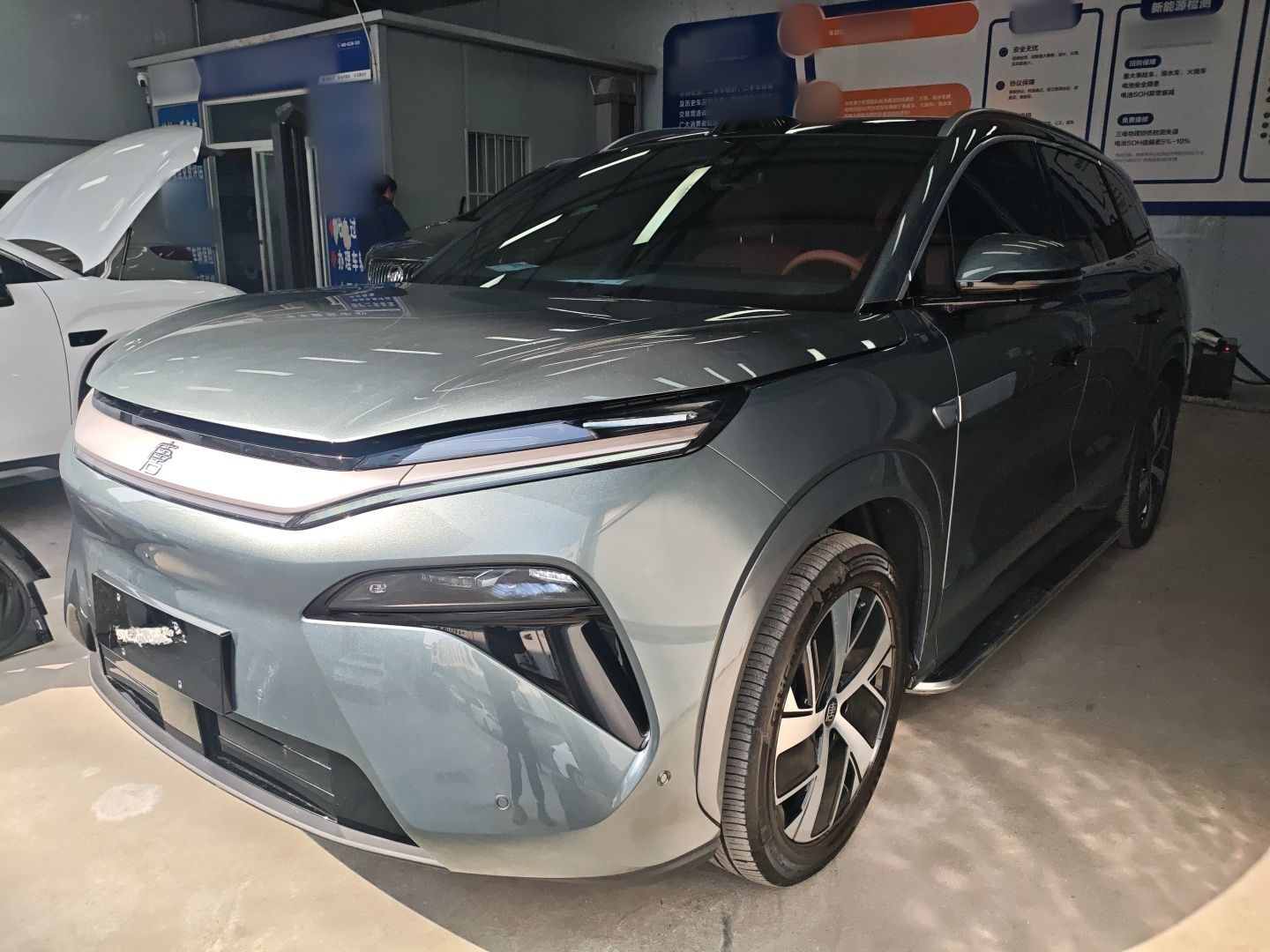 BYD Tang L 2025 immagine di auto 