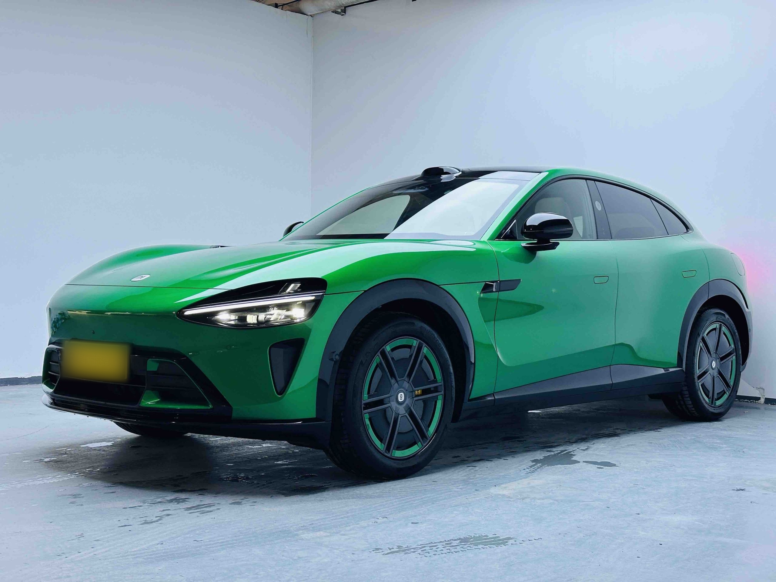 MI YU7 2025 car image 