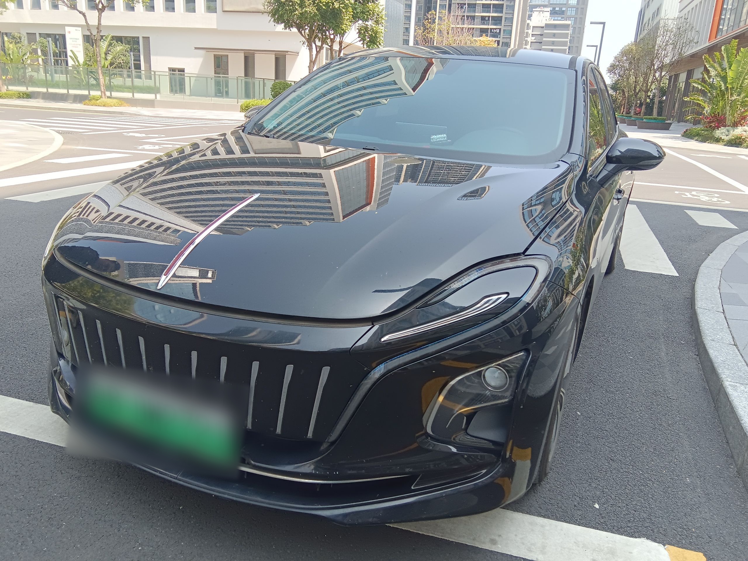 HongQi E-QM5 2022 car image 