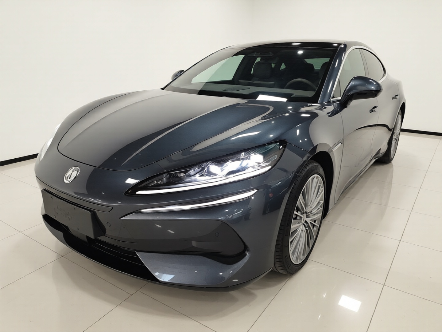 Denza Z9 2024 immagine di auto 