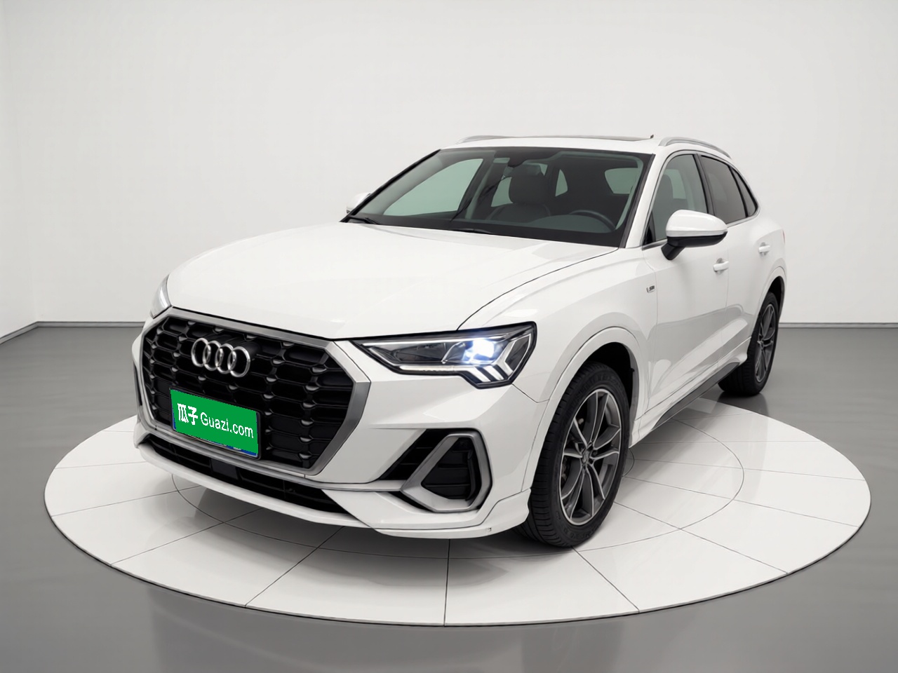 Audi Q3 2020 Audi Q3 2020 immagine di auto