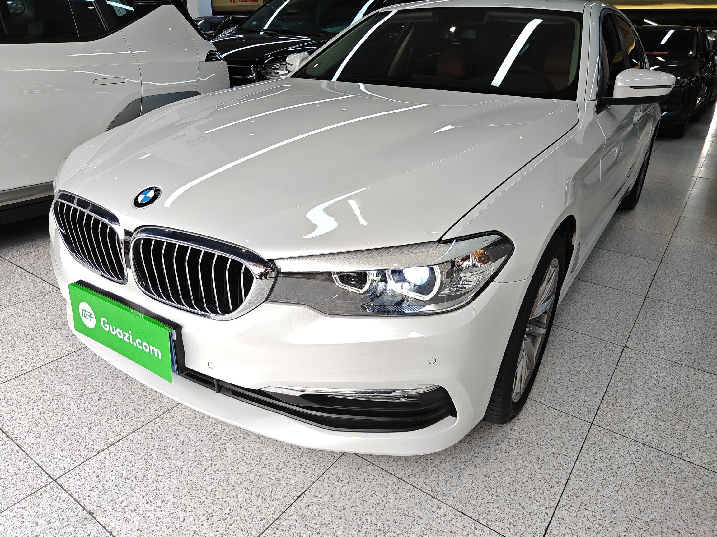 BMW 5 Series 2017 BMW 5 Series 2017 car image