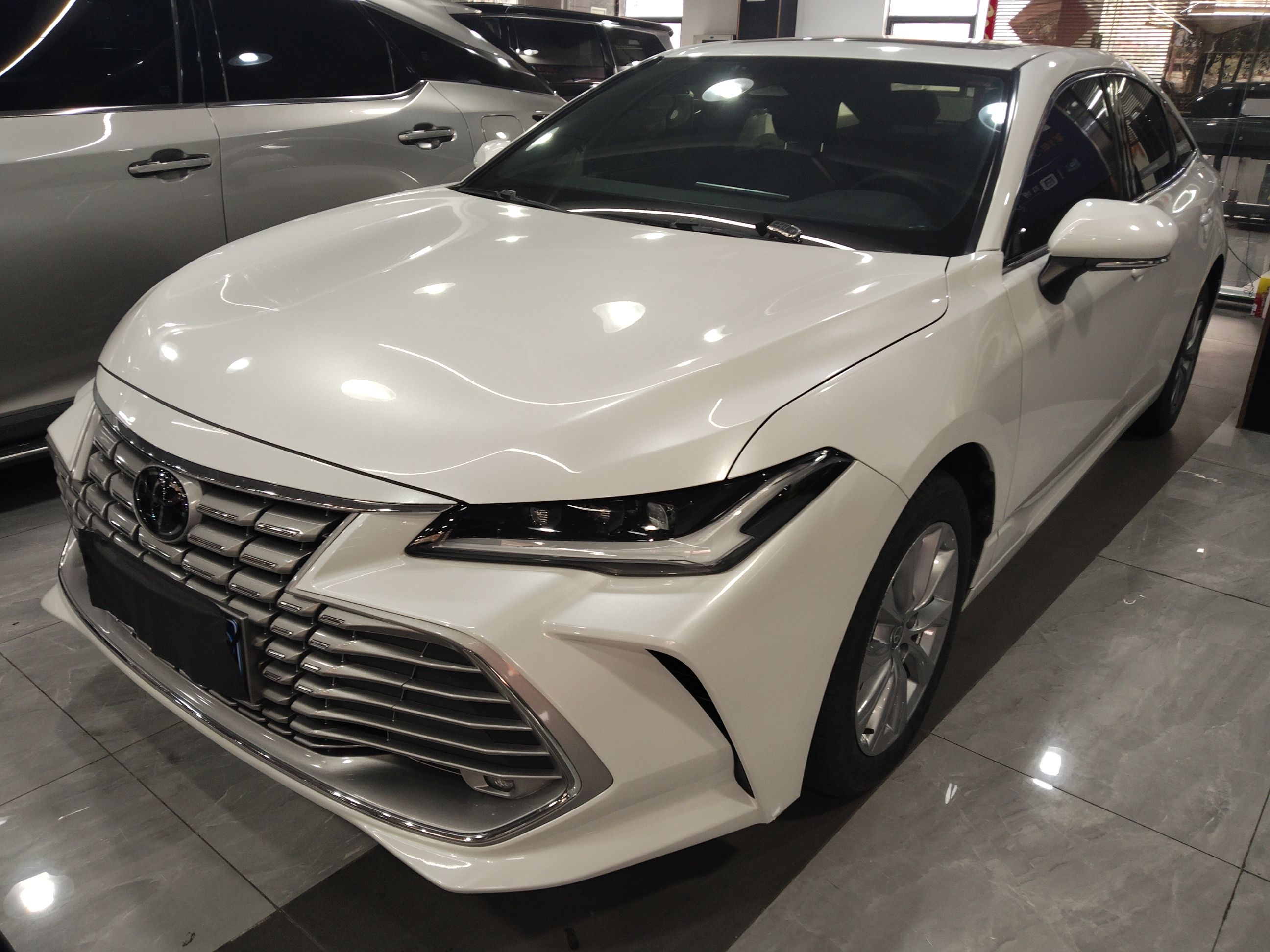 Toyota Avalon 2024 car image 
