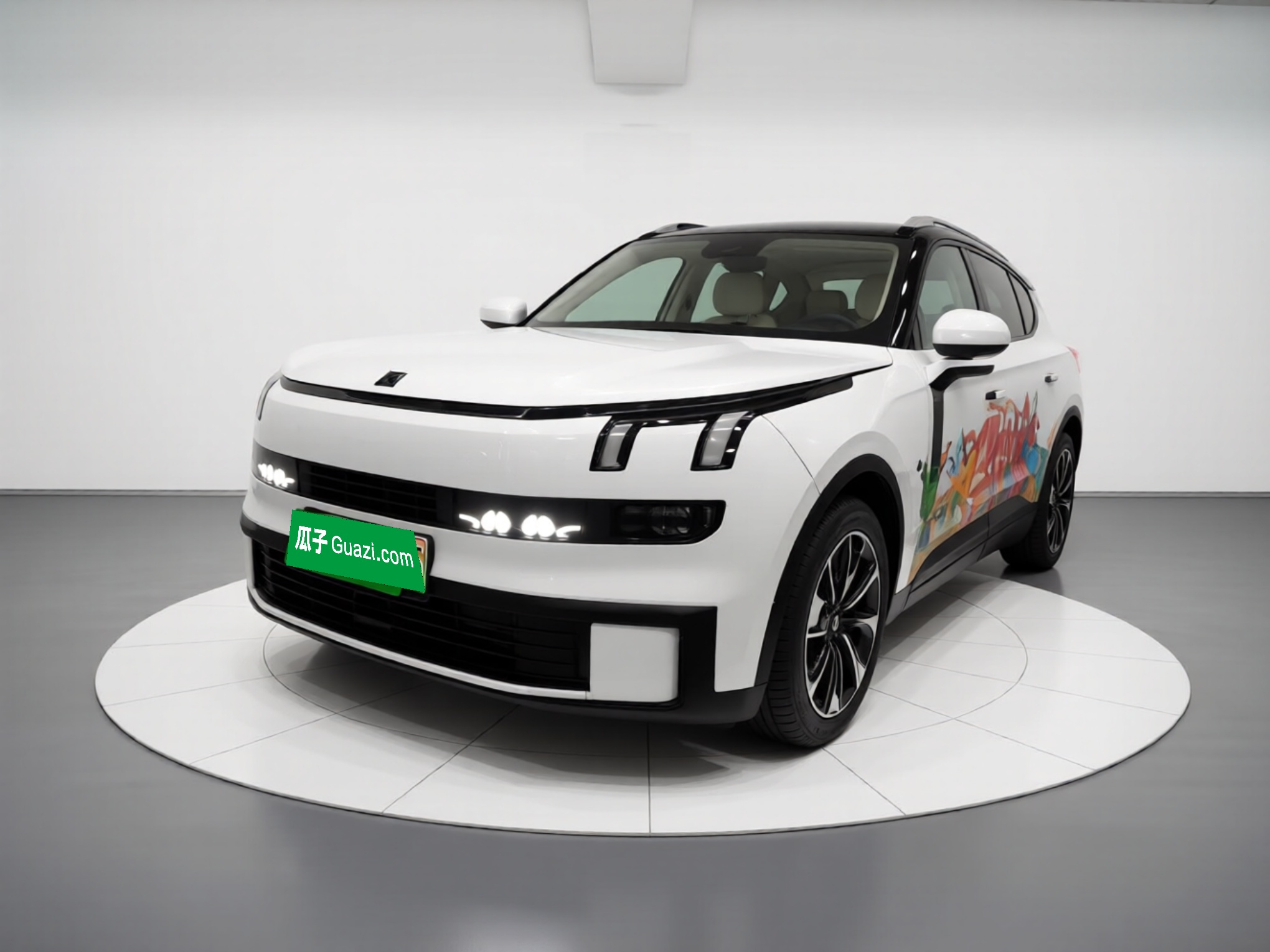 Lynk & Co 900 2025 car image 