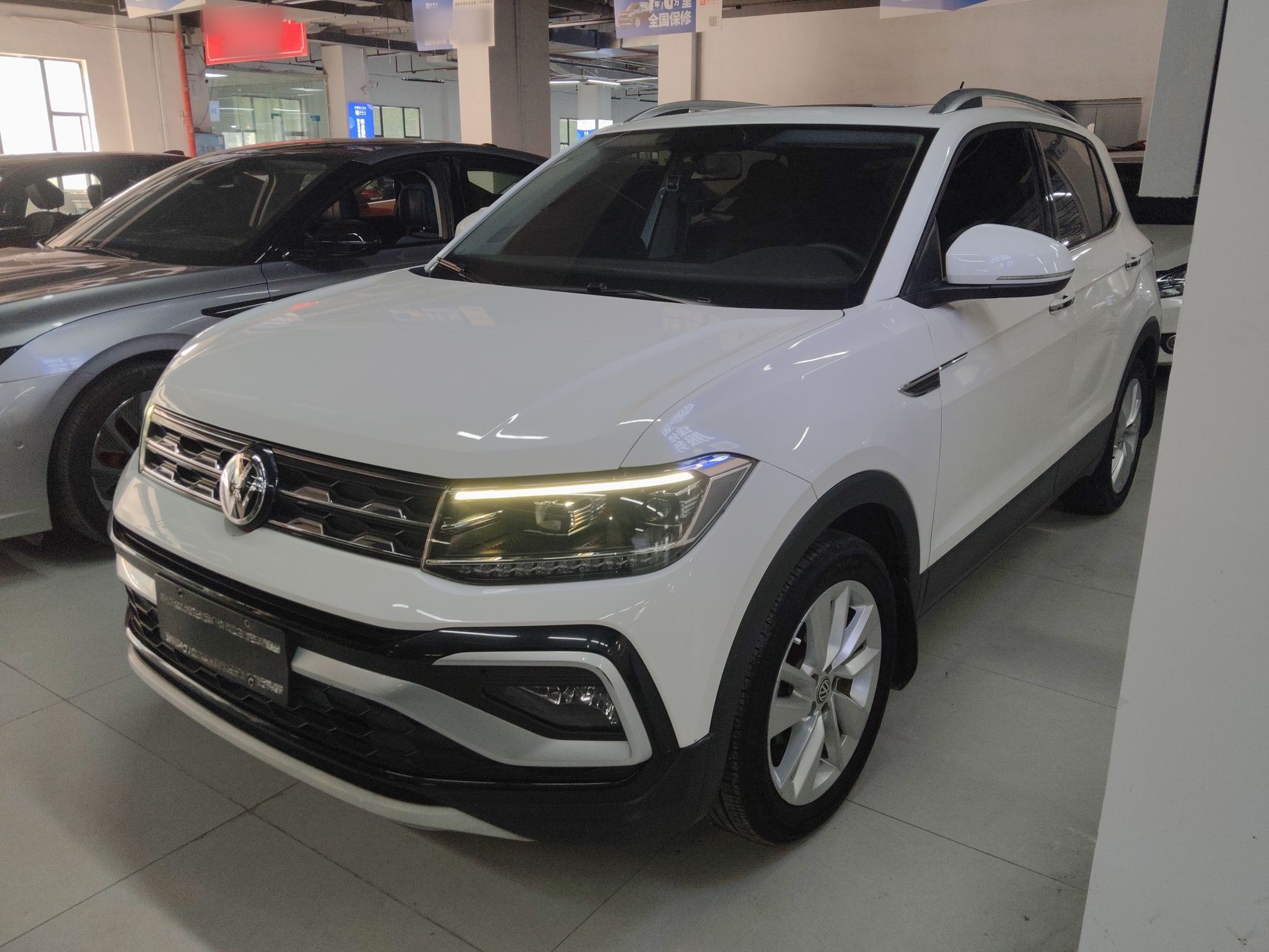 Volkswagen T-Cross 2020 car image 