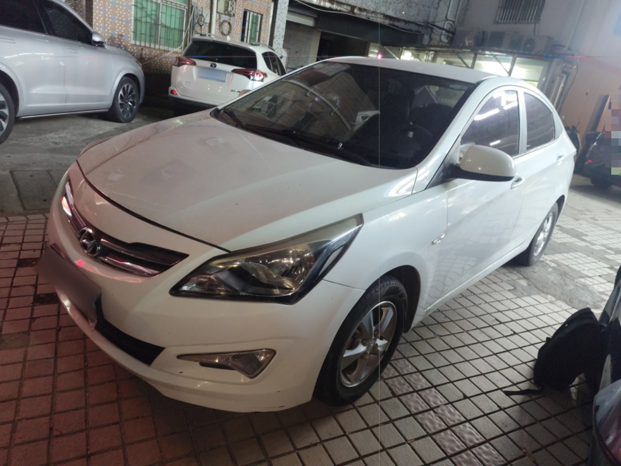 Hyundai Reina 2016 immagine di auto 