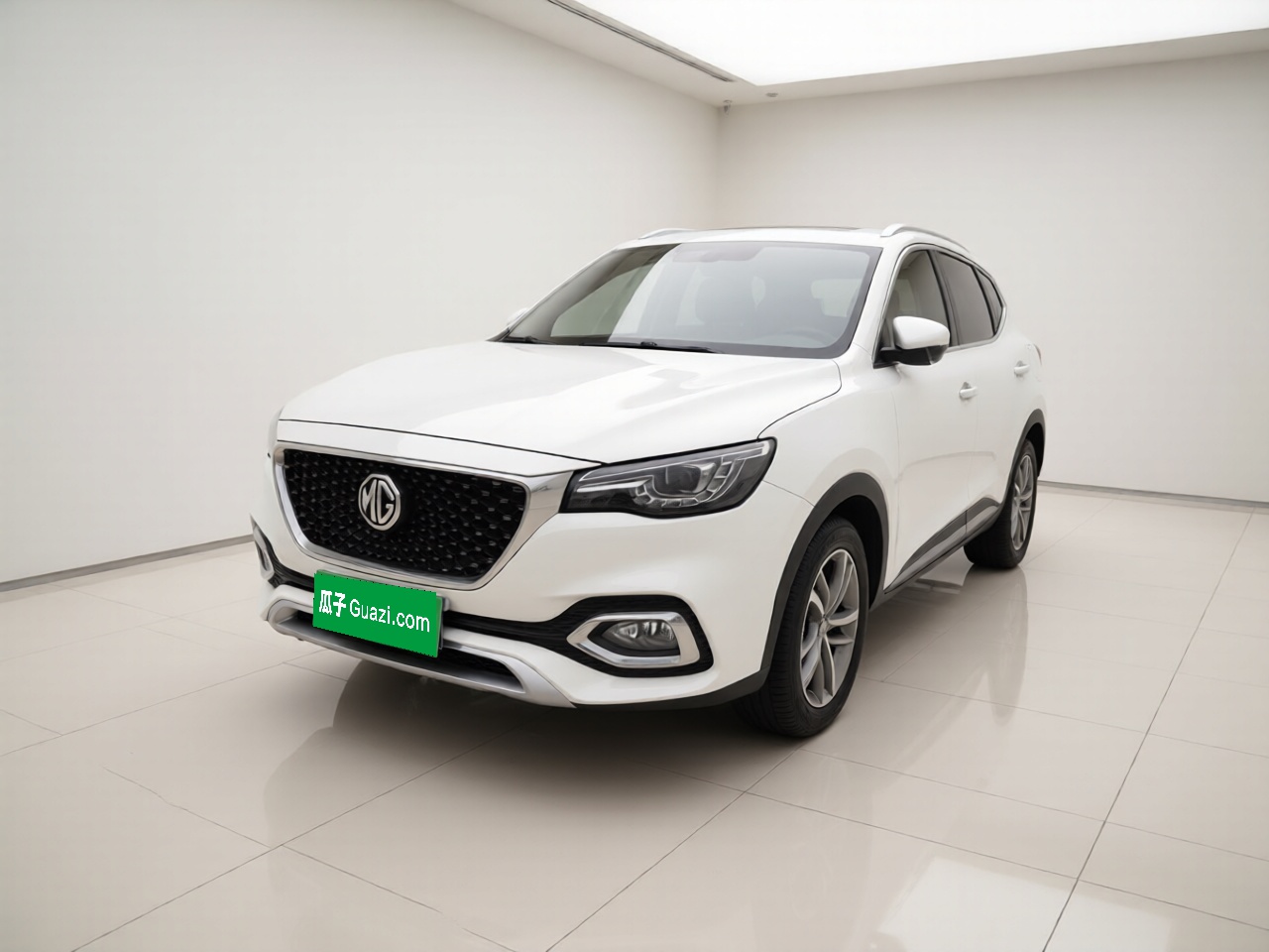 MG HS 2020 immagine di auto 