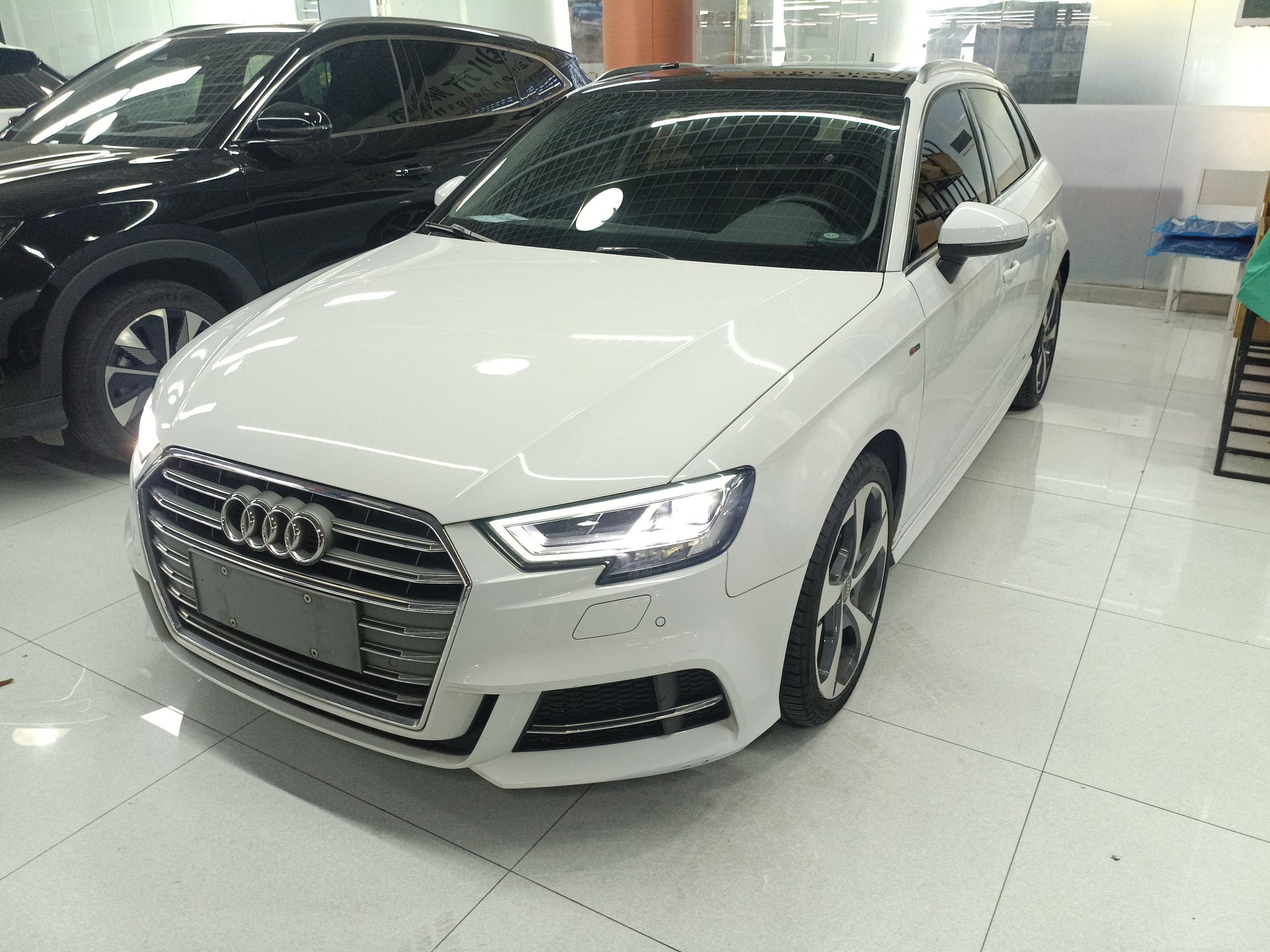 Audi A3 2019 car image 