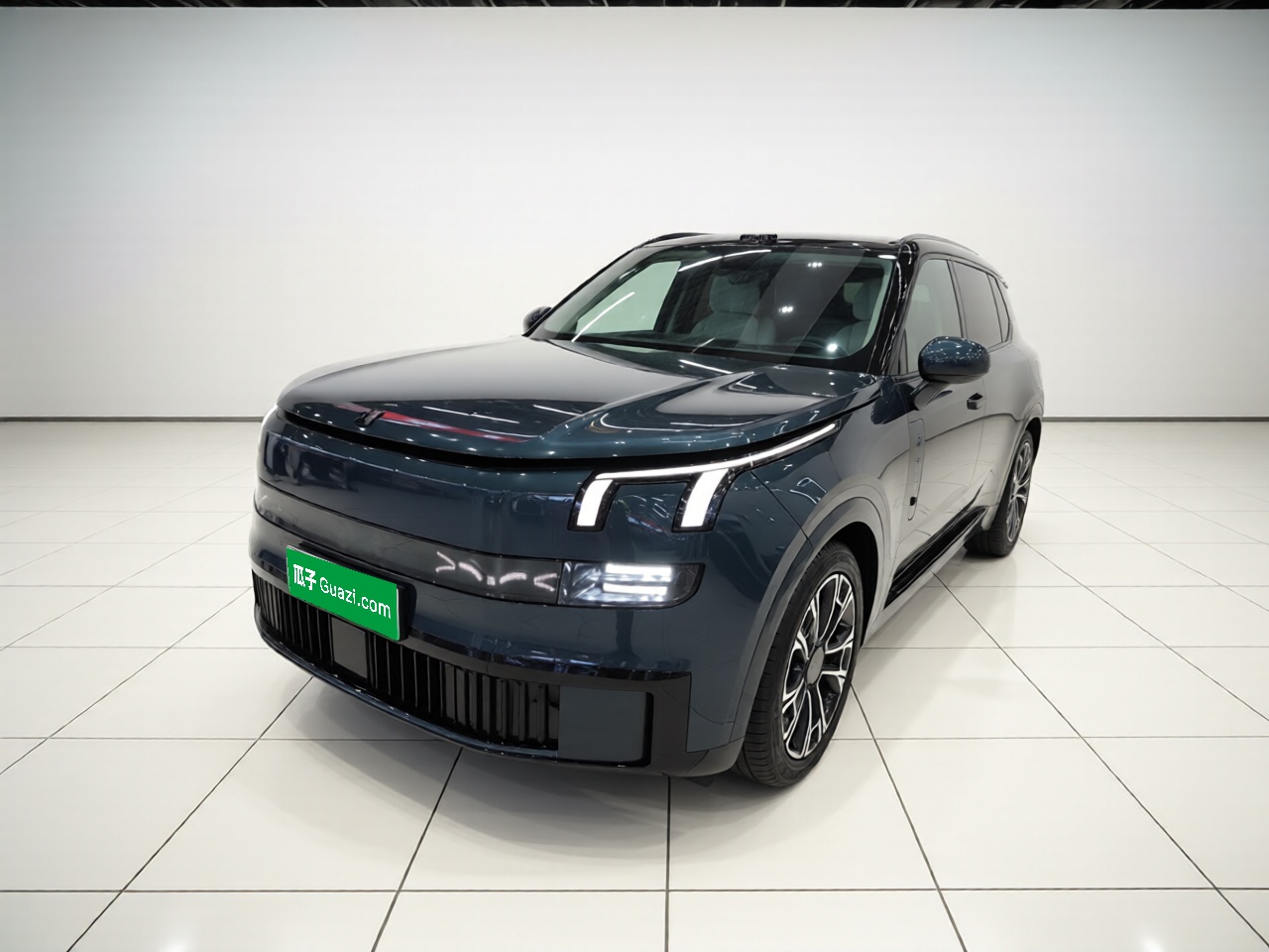 Lynk & Co 900 2025 Lynk & Co 900 2025 car image