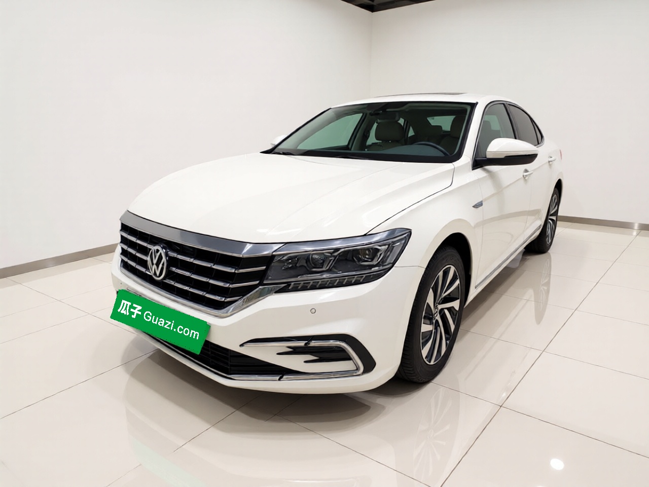 Volkswagen Passat New Energy 2021 immagine di auto 