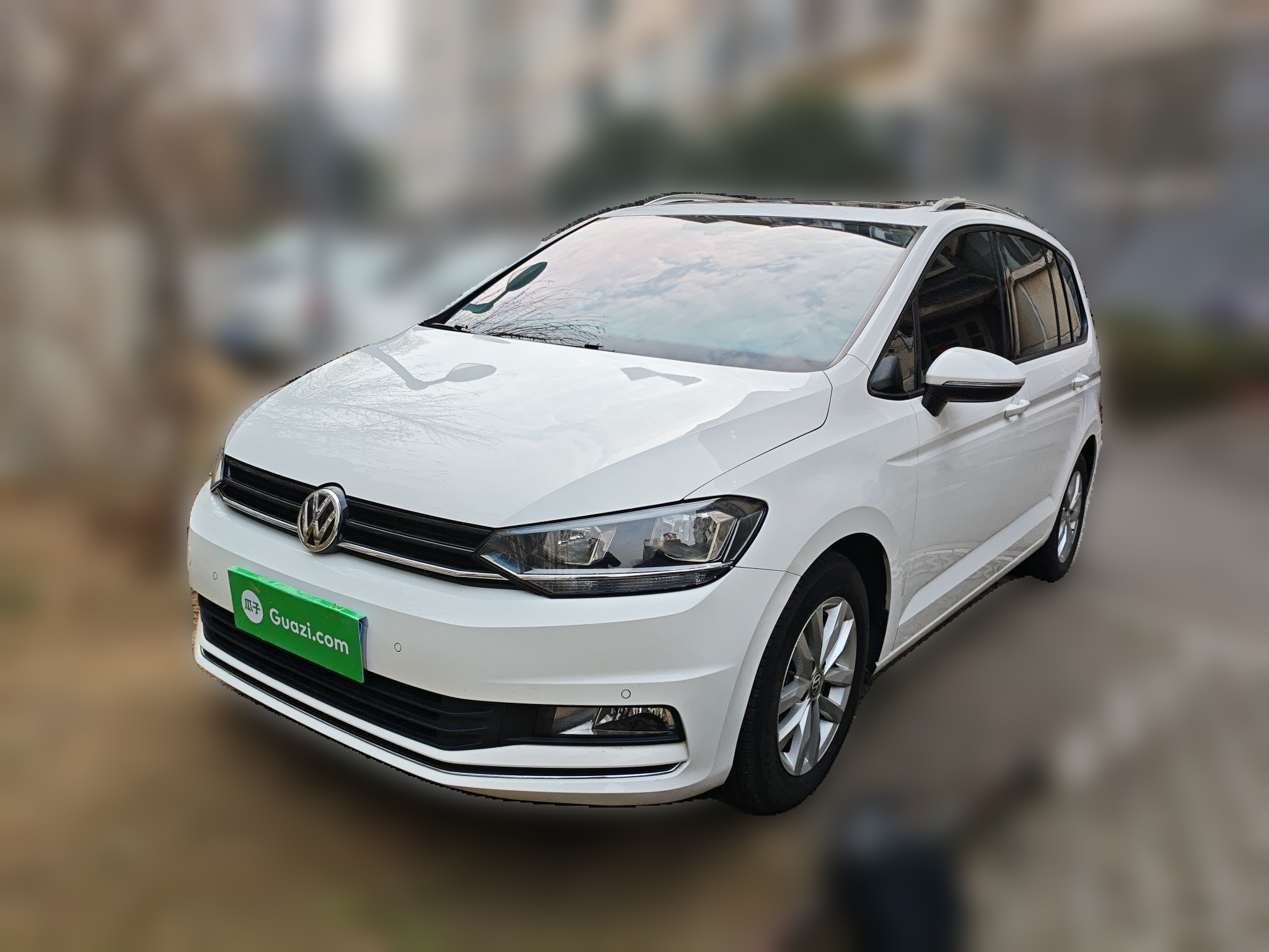 Volkswagen Touran 2018 immagine di auto 