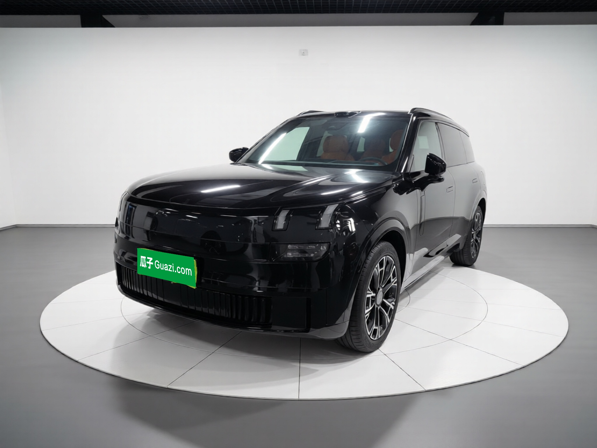 Lynk & Co 900 2025 car image 