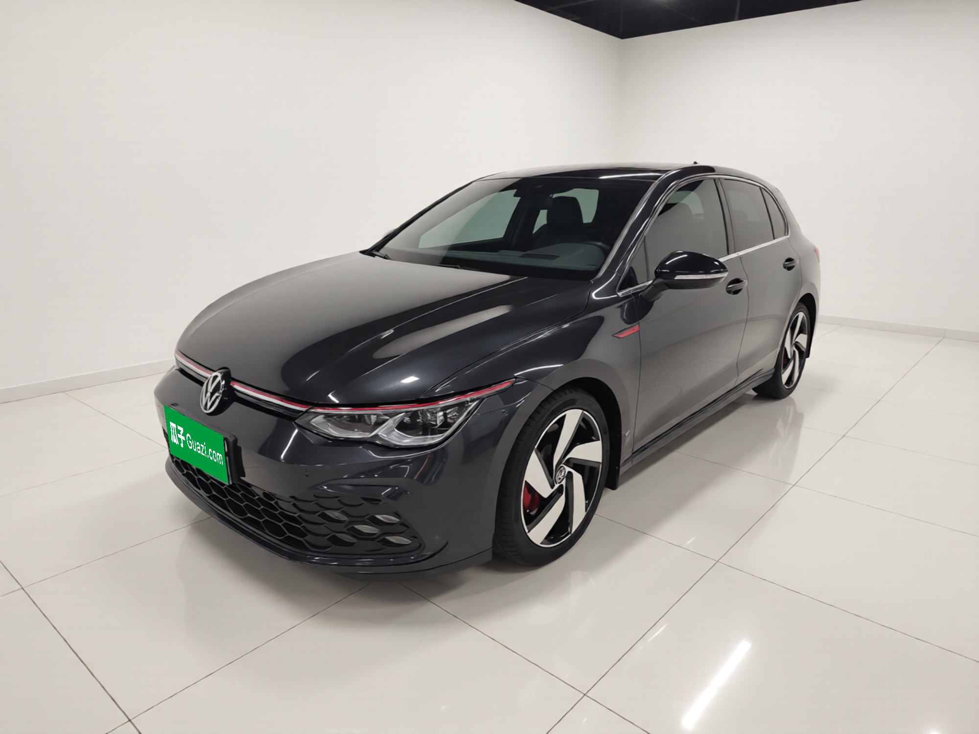 Volkswagen GolfGTI 2023 immagine di auto 