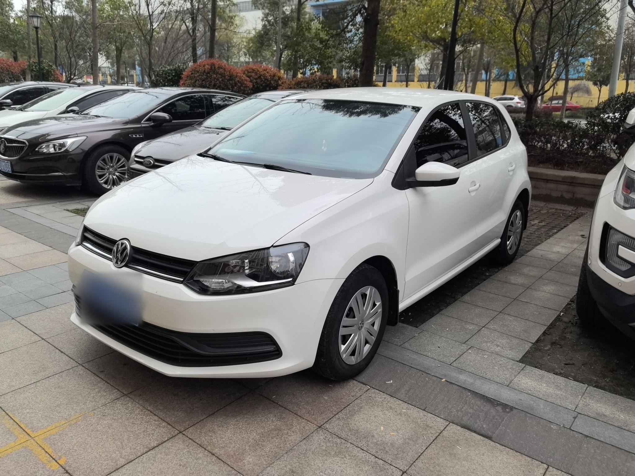 Volkswagen Polo 2017 car image 