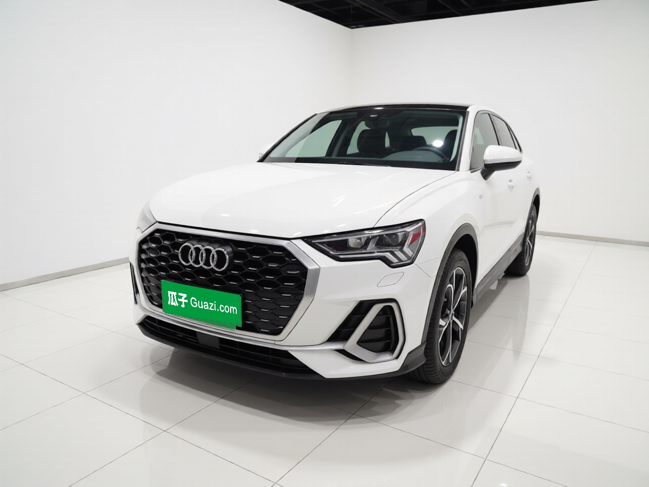 Audi Q3 2021 car image 