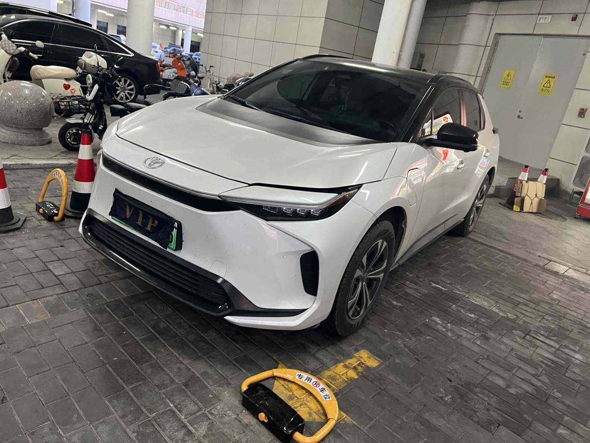 Toyota bZ4X 2023 汽车图片 