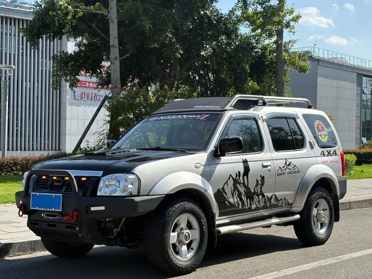 Nissan Paladin 2011 汽车图片 