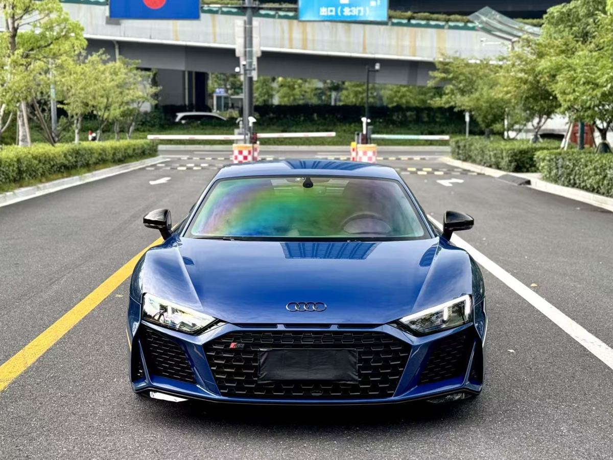 Audi R8 2022 car image 