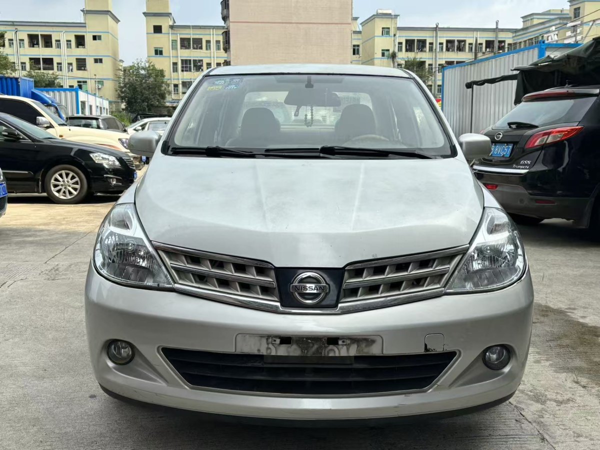 Nissan Tiida Sedan 汽车图片 