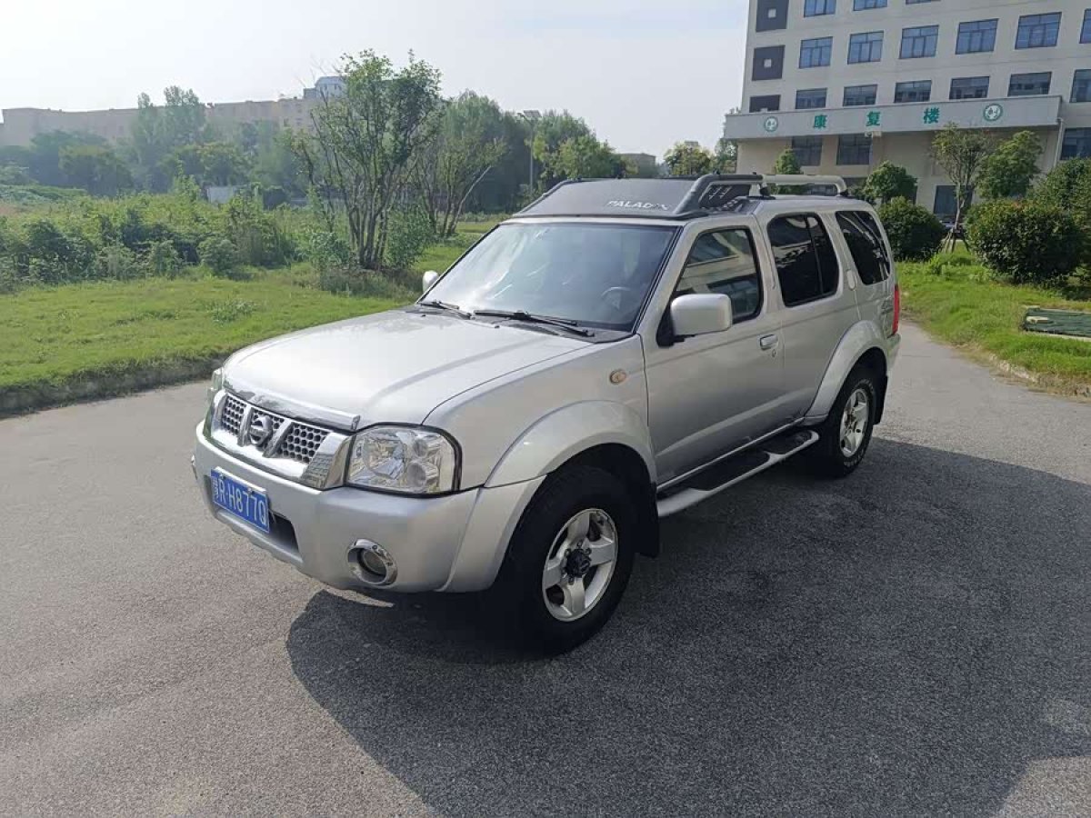 Nissan Paladin 2010 汽车图片 