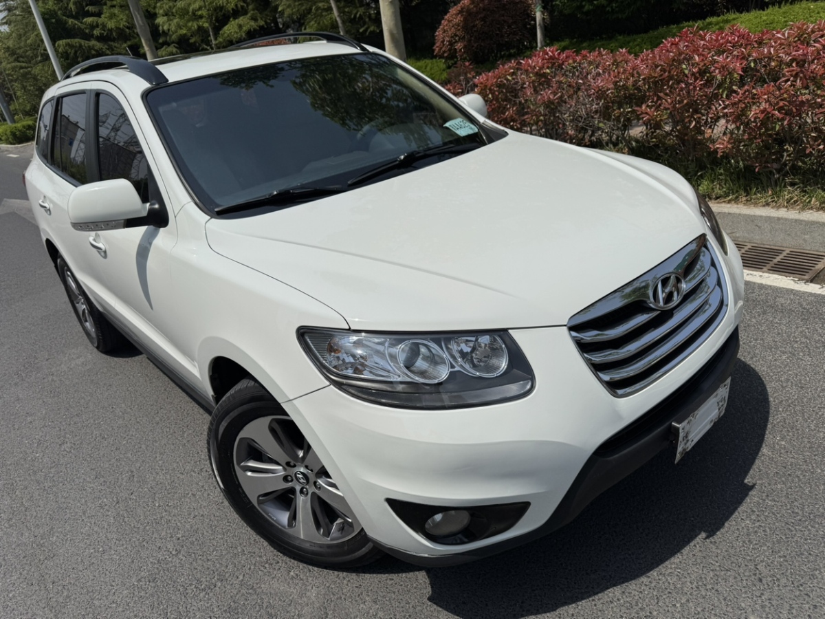 Hyundai Santa Fe Classic 2013 car image 