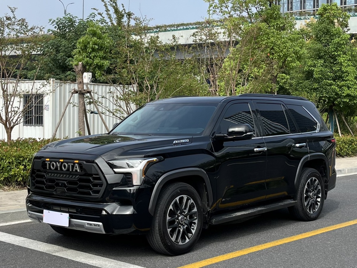 Toyota Sequoia 2023 汽车图片 