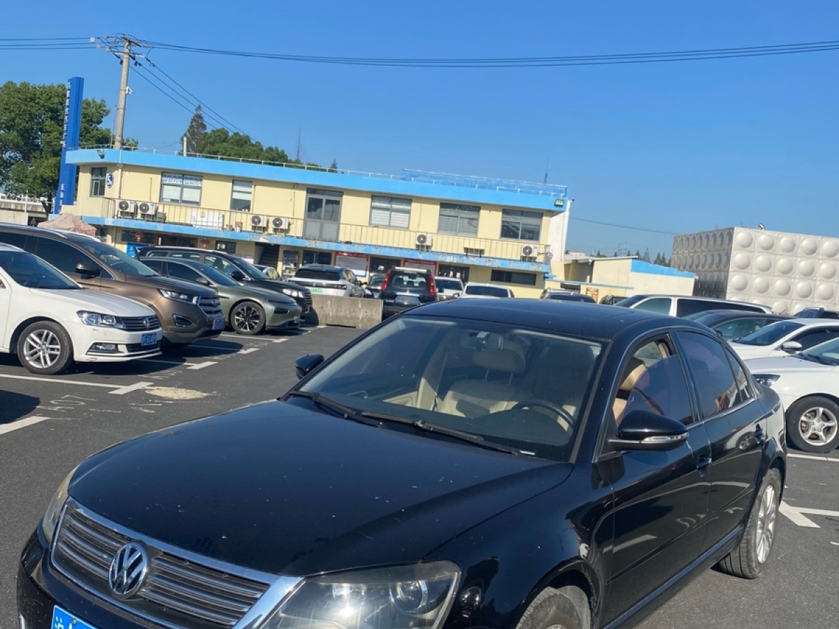 Volkswagen Passat Lingyu 2012 car image 