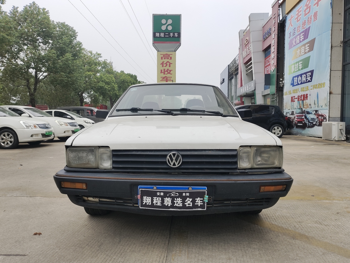 Volkswagen Santana Classic 2012 Volkswagen Santana Classic 2012 صورة سيارة