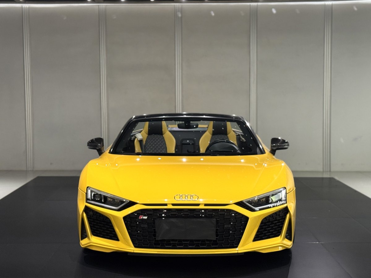 Audi R8 2019 car image 