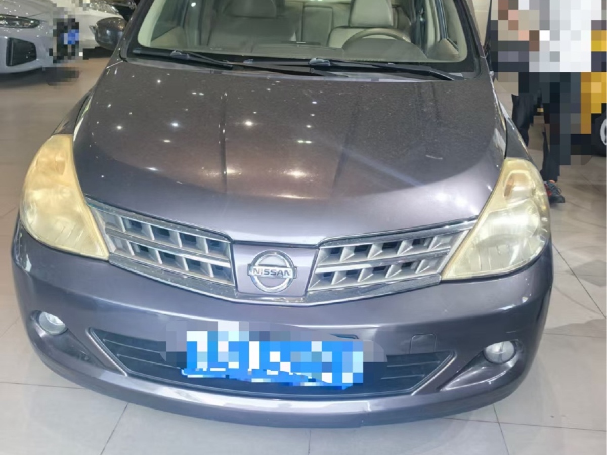 Nissan Tiida Sedan 2010 汽车图片 