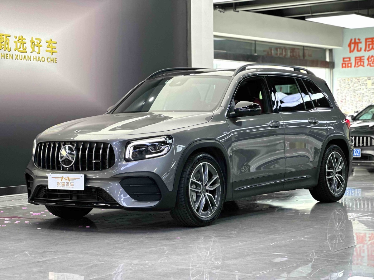 Mercedes-Benz GLB AMG immagine di auto 