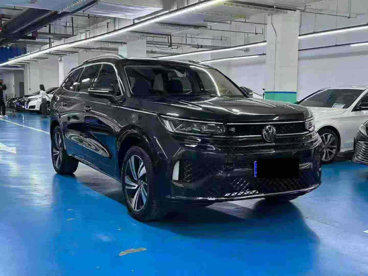 Volkswagen Tavendor 2025 immagine di auto 