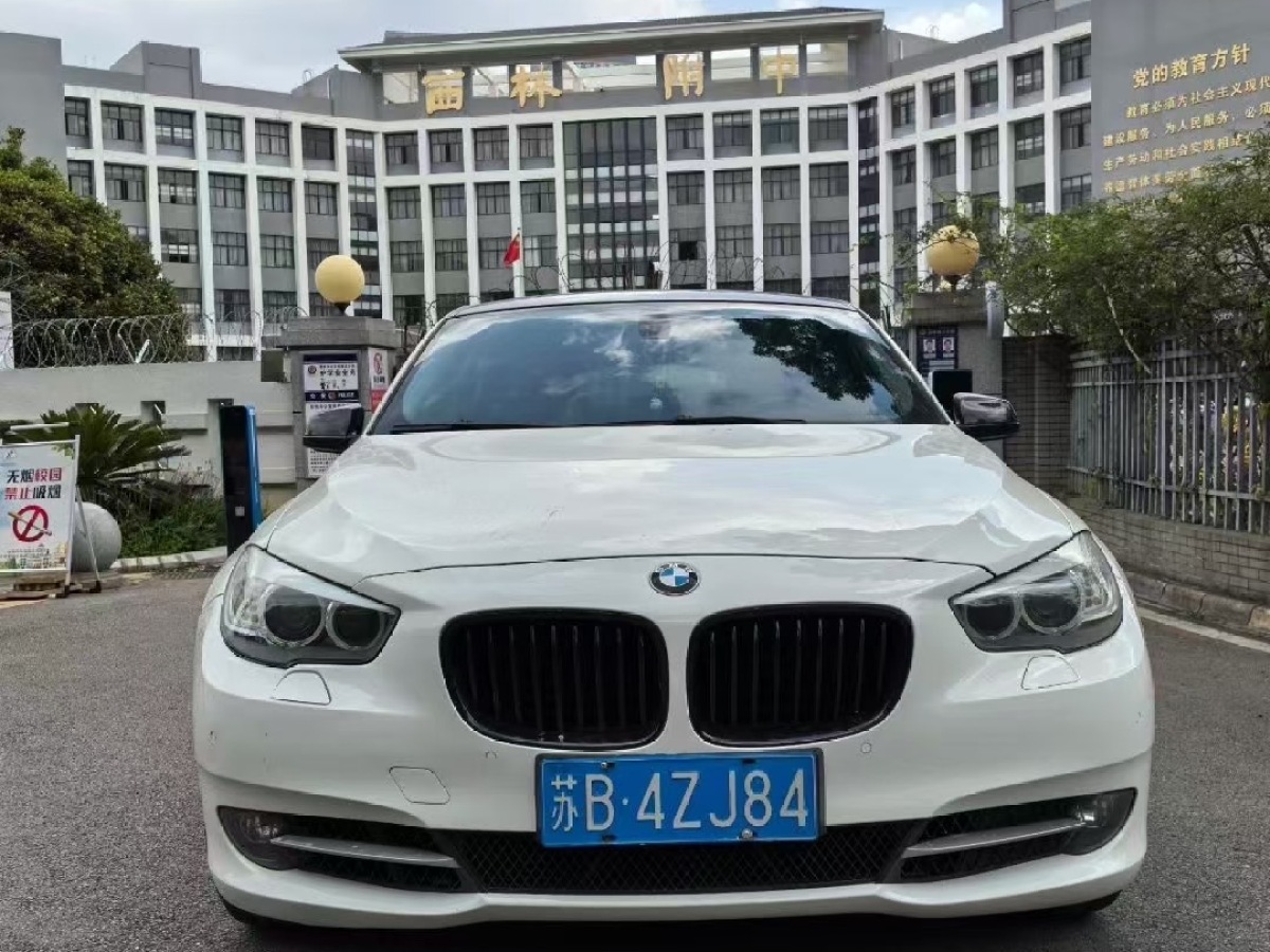 BMW 5 Series GT 2011 BMW 5 Series GT 2011 immagine di auto