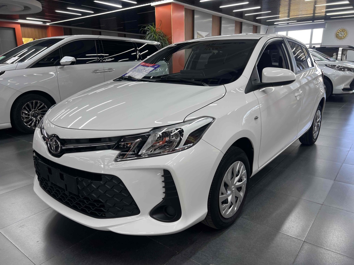 Toyota Vios FS Toyota Vios FS immagine di auto