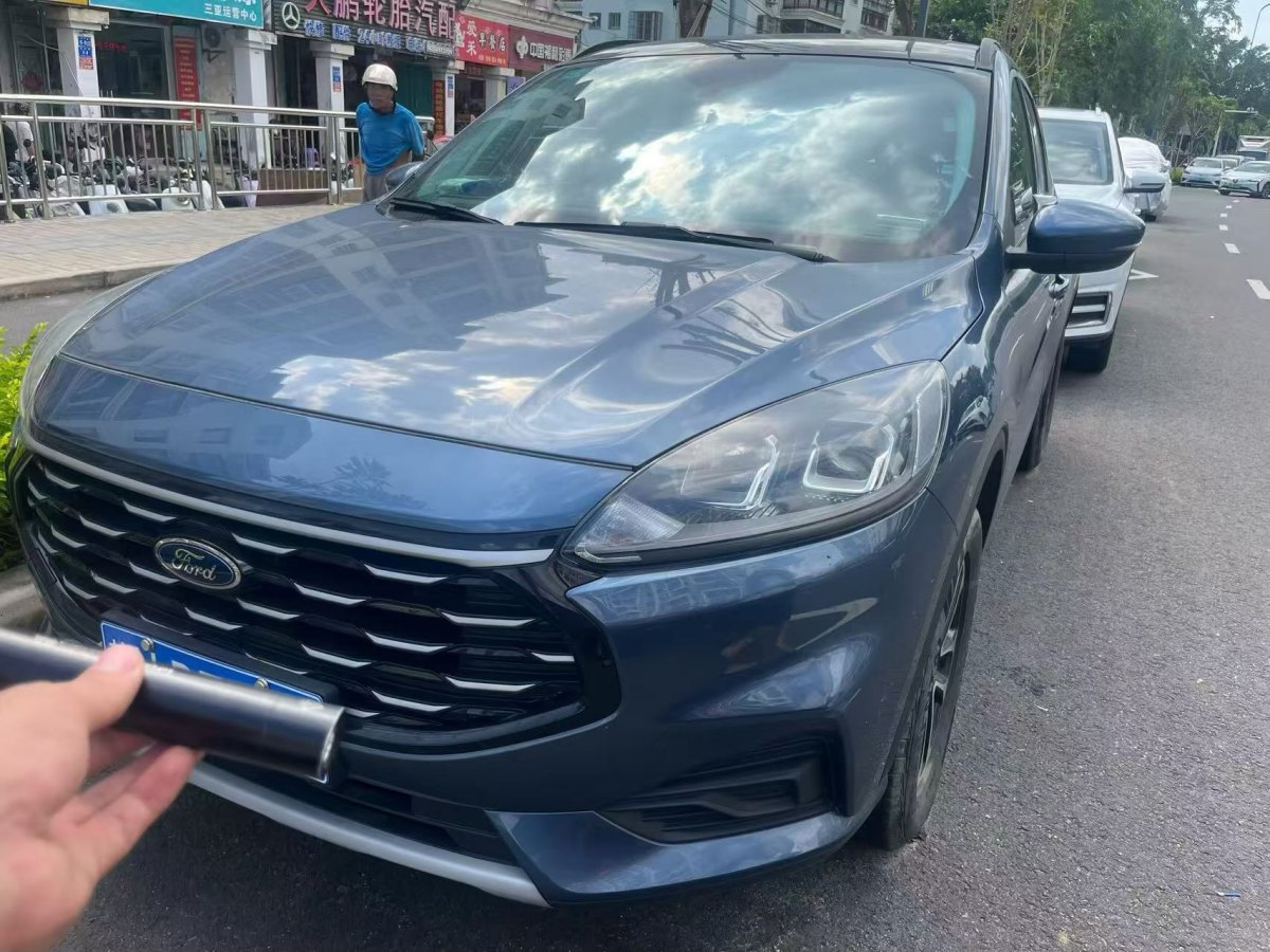 Ford Escape immagine di auto 