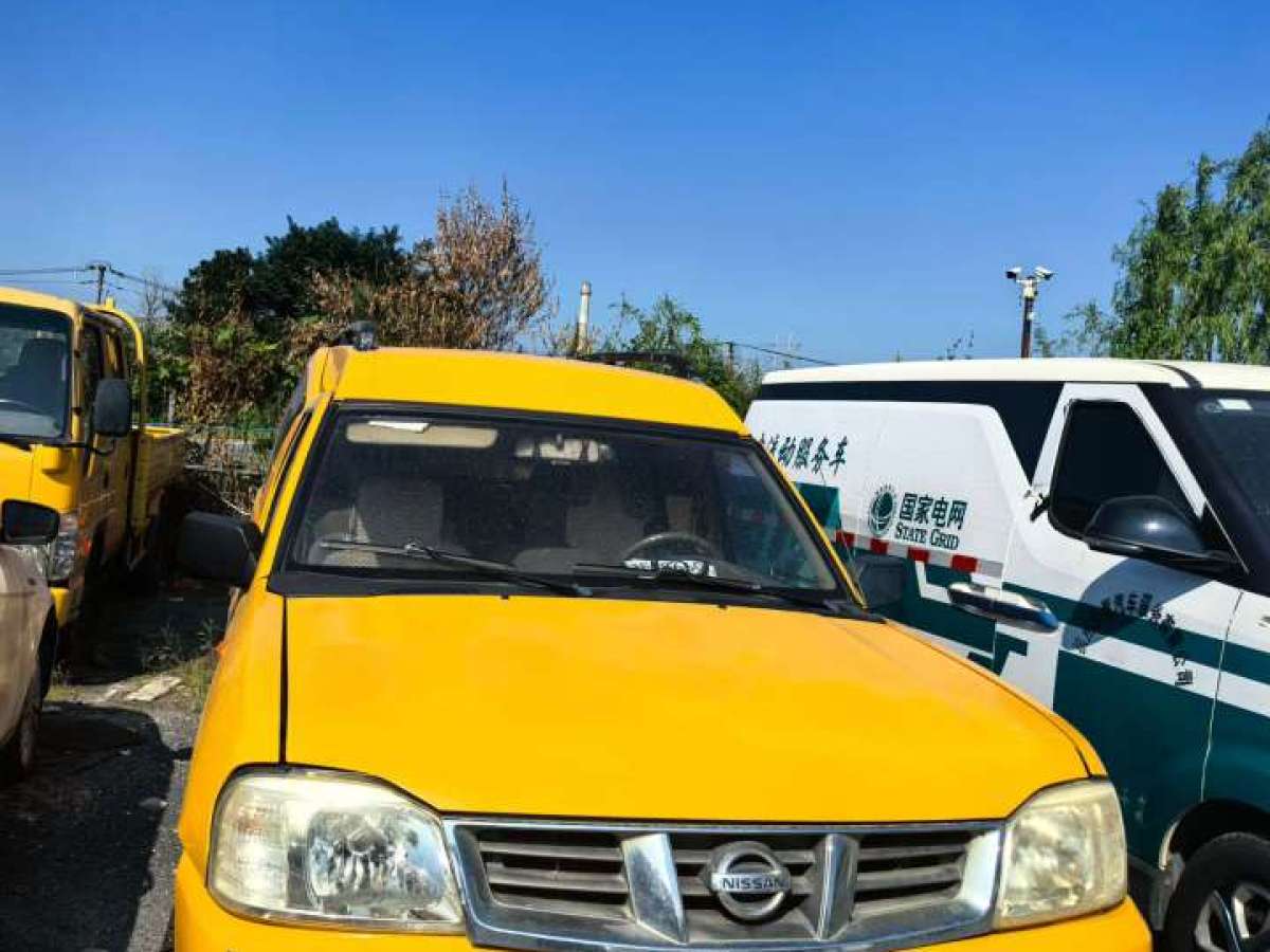 Nissan D22 2015 汽车图片 