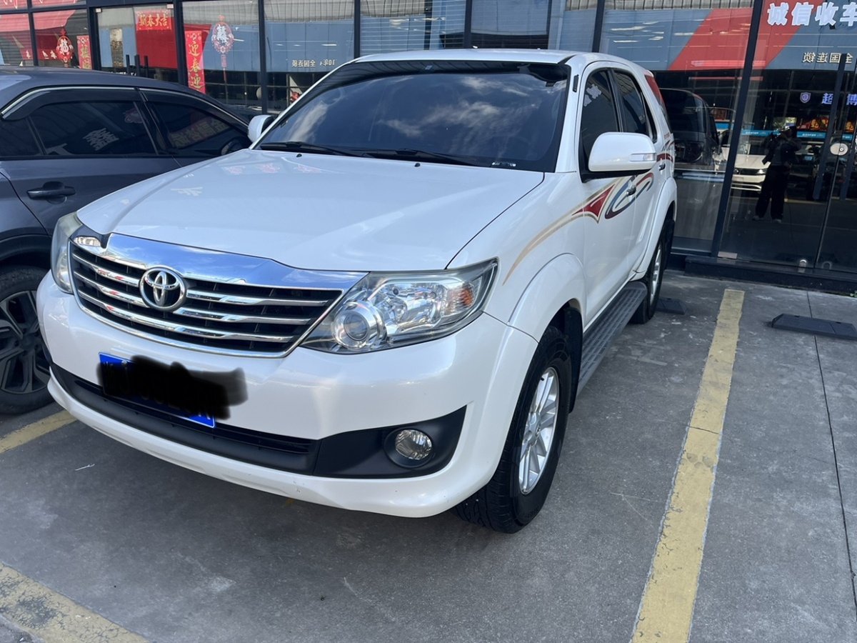 Toyota Fortuner 2016 汽车图片 