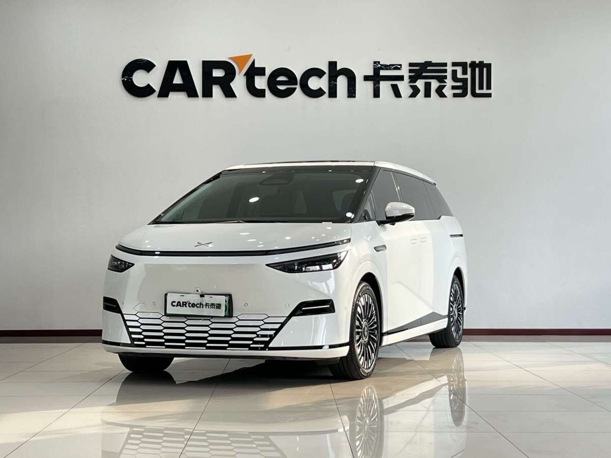 Xpeng X9 2025 immagine di auto 