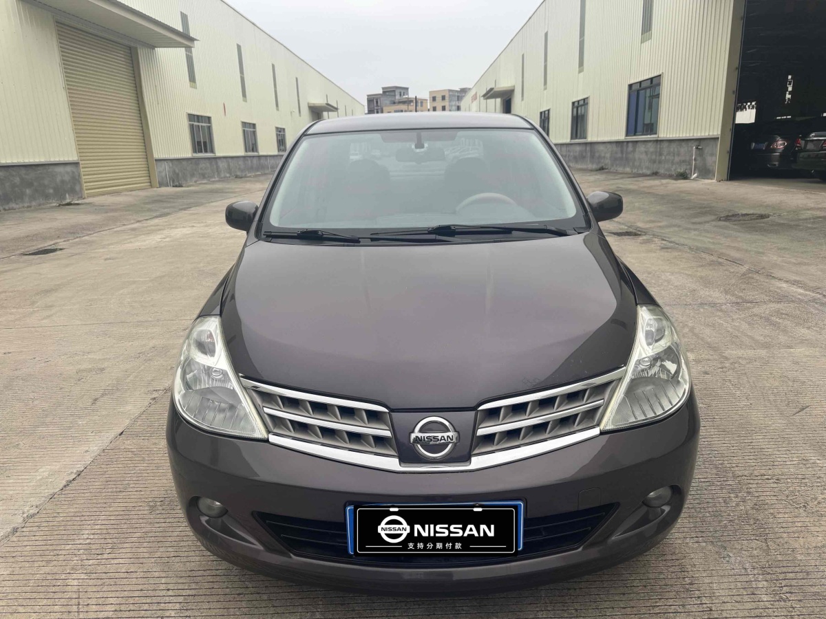 Nissan Tiida Sedan 2009 汽车图片 