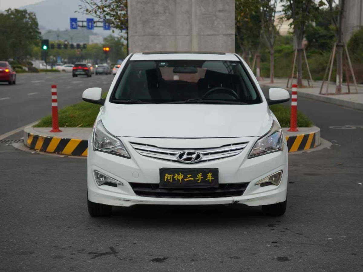 Hyundai Reina Hatchback 2017 Hyundai Reina Hatchback 2017 car image