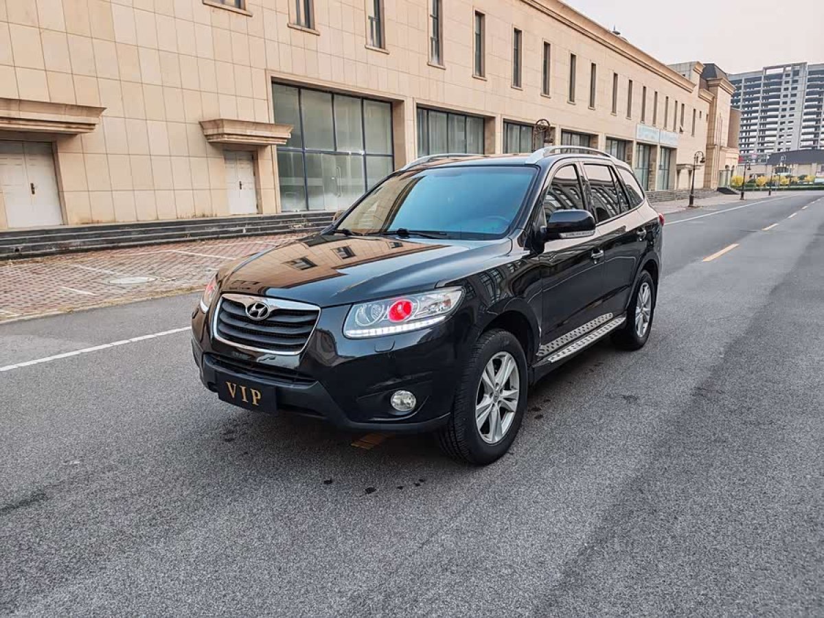 Hyundai Santa Fe Classic 2011 car image 