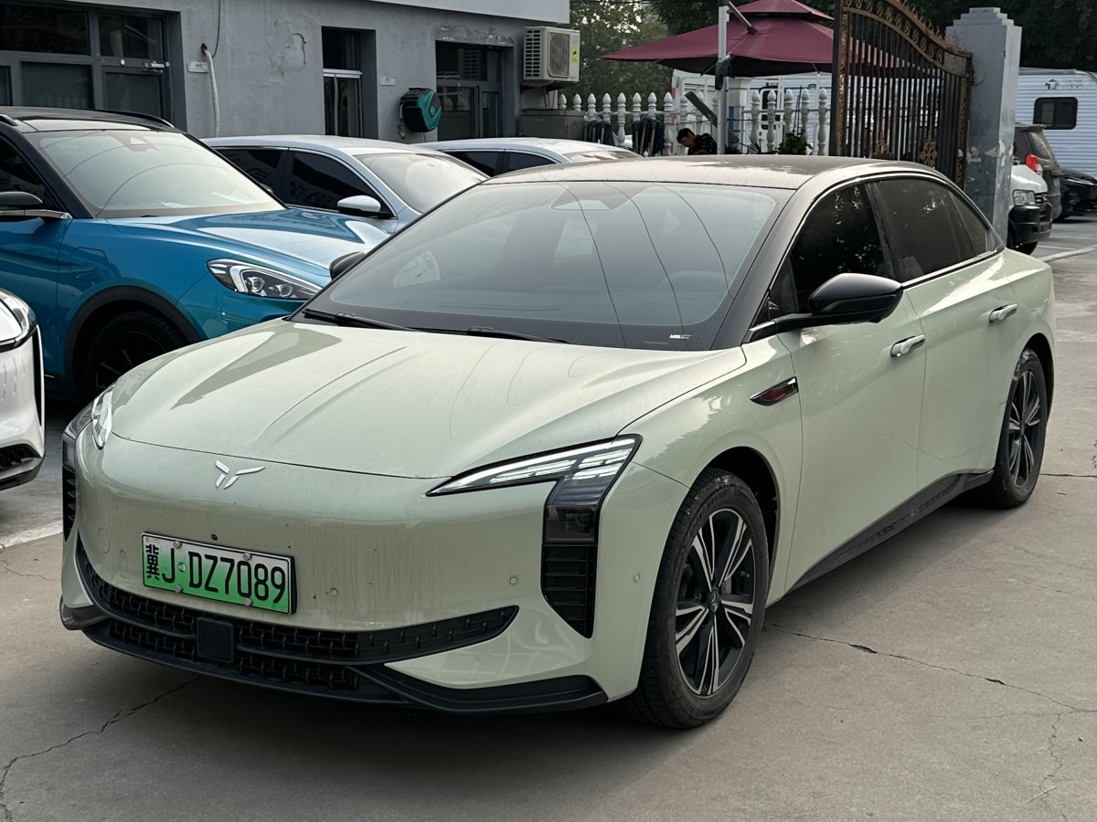 HongQi EH7 2024 car image 