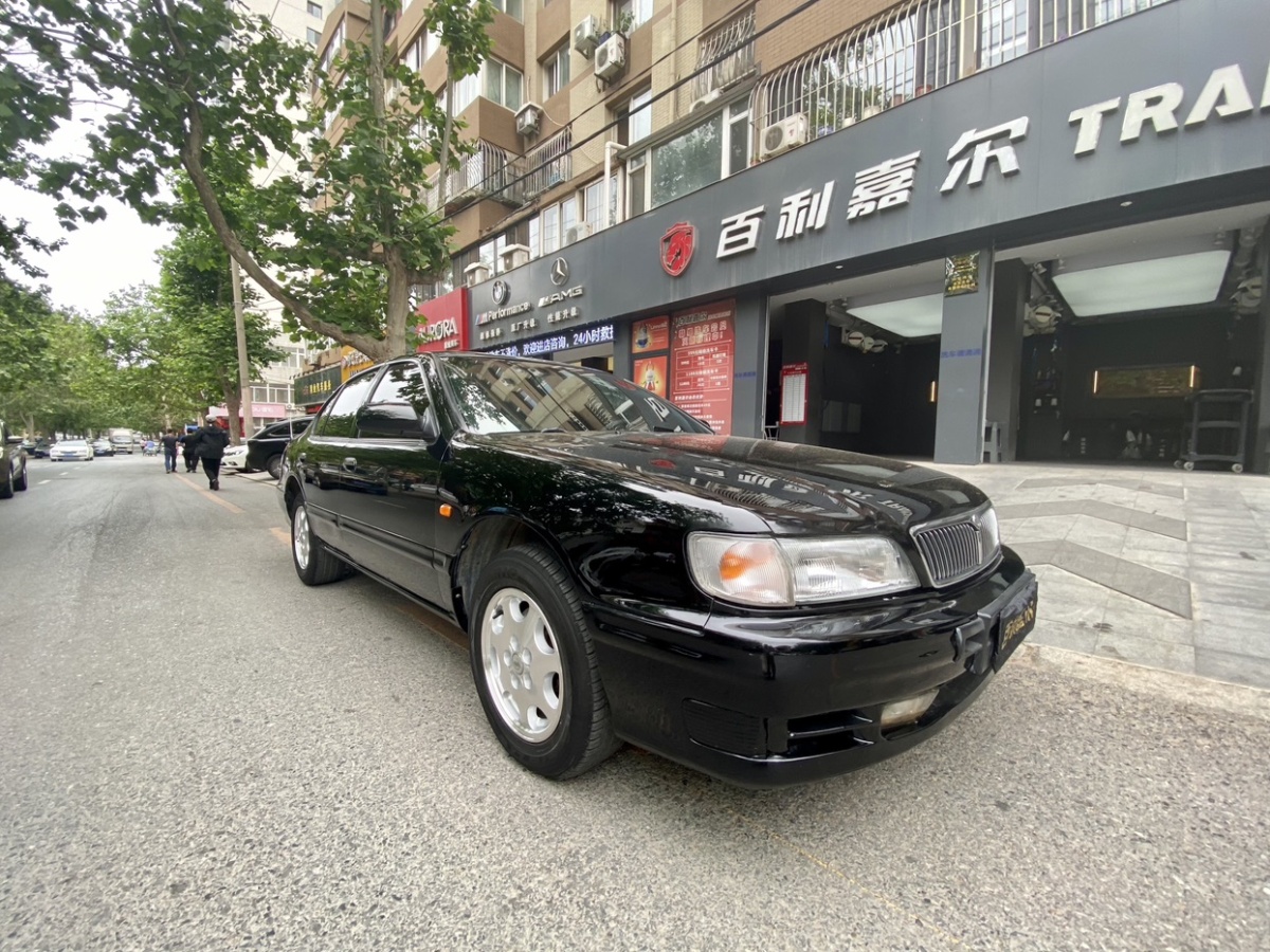 Nissan Cefiro 2000 汽车图片 