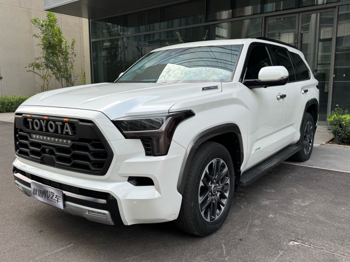 Toyota Sequoia 2023 汽车图片 