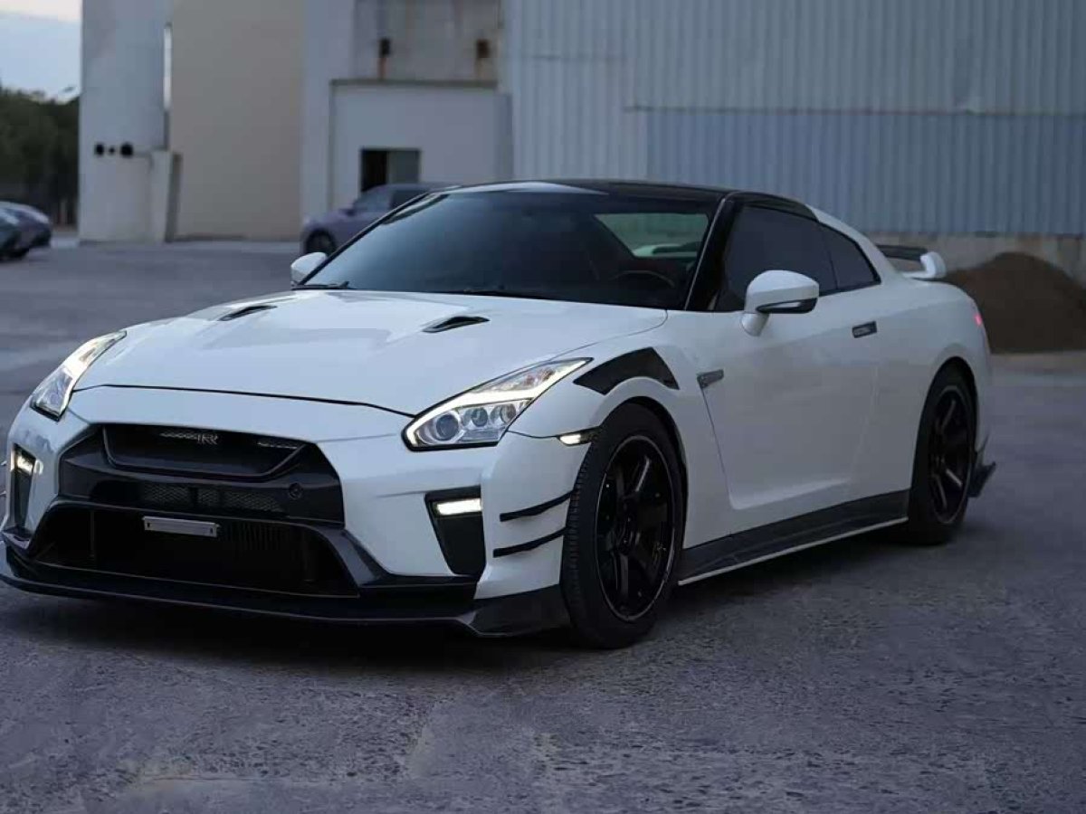 Nissan GT-R 2017 汽车图片 