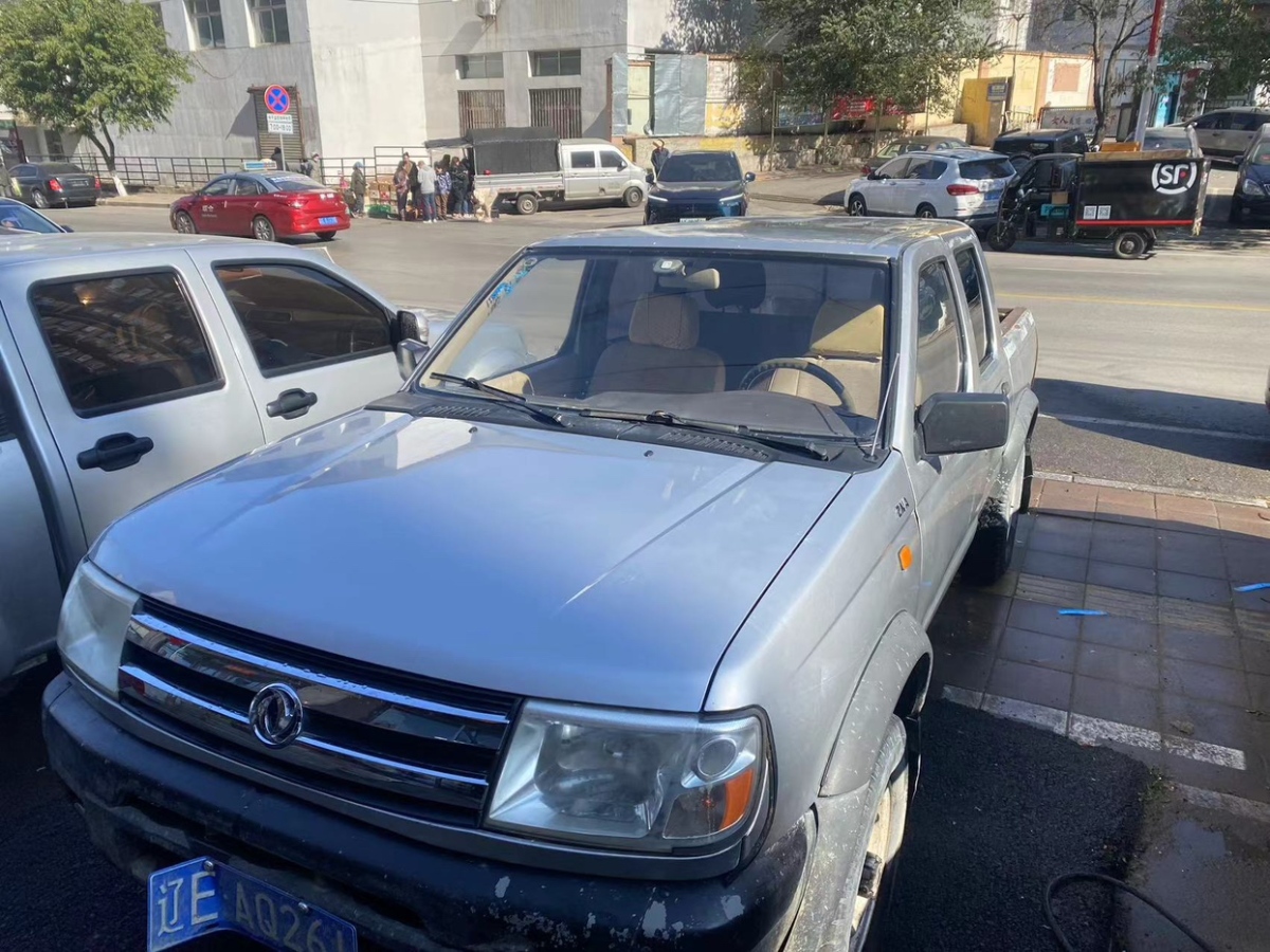 Nissan D22 2013 汽车图片 