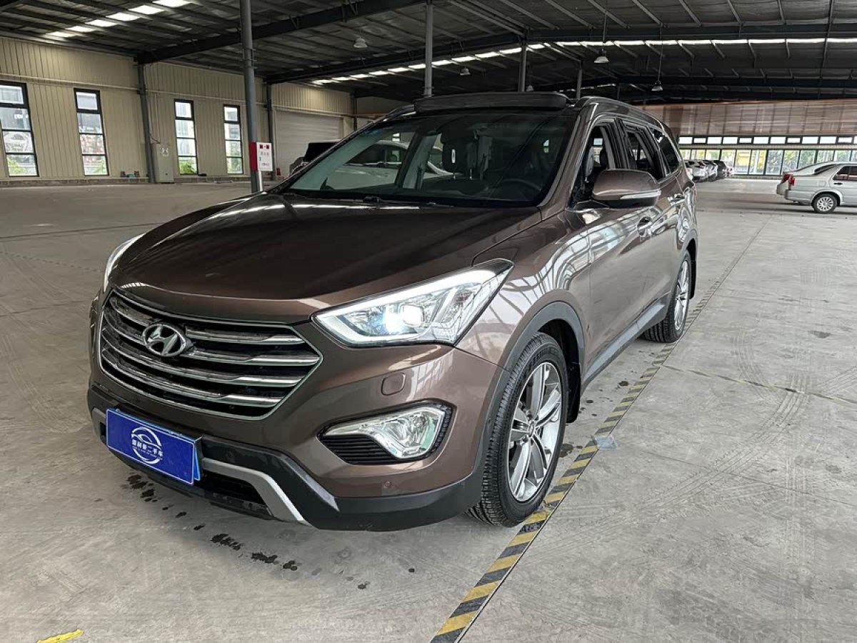 Hyundai Grand Santa Fe 2013 car image 