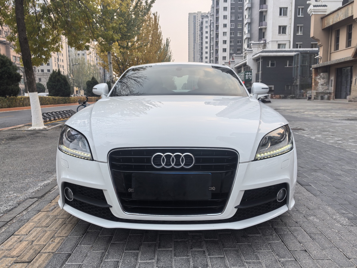 Audi TT 2014 Audi TT 2014 car image