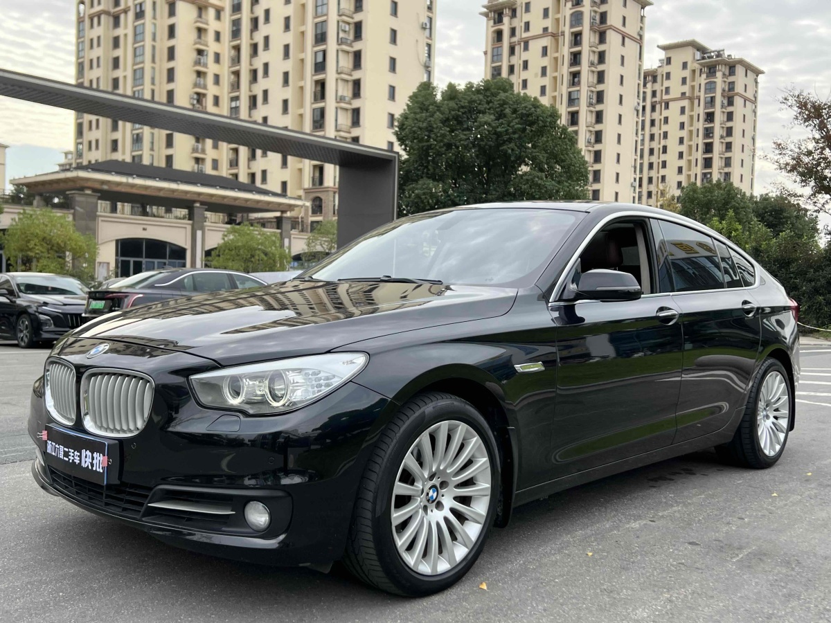 BMW 5 Series GT 2015 BMW 5 Series GT 2015 immagine di auto