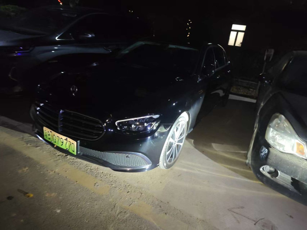 Mercedes-Benz E Class New Energy 2022 car image 
